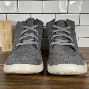 BearPaw Gracie Women's Size 9.5 Shoes Gray Microfiber Casual Chukka Sneaker